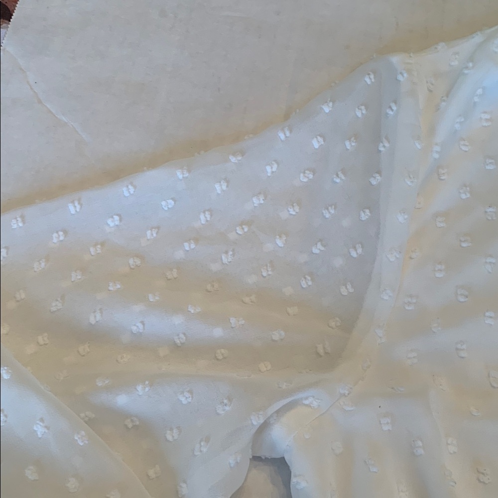 EUC Lulu's White Swiss Dot Lace Bell Sleeve Romper size Small - Picture 11 of 13